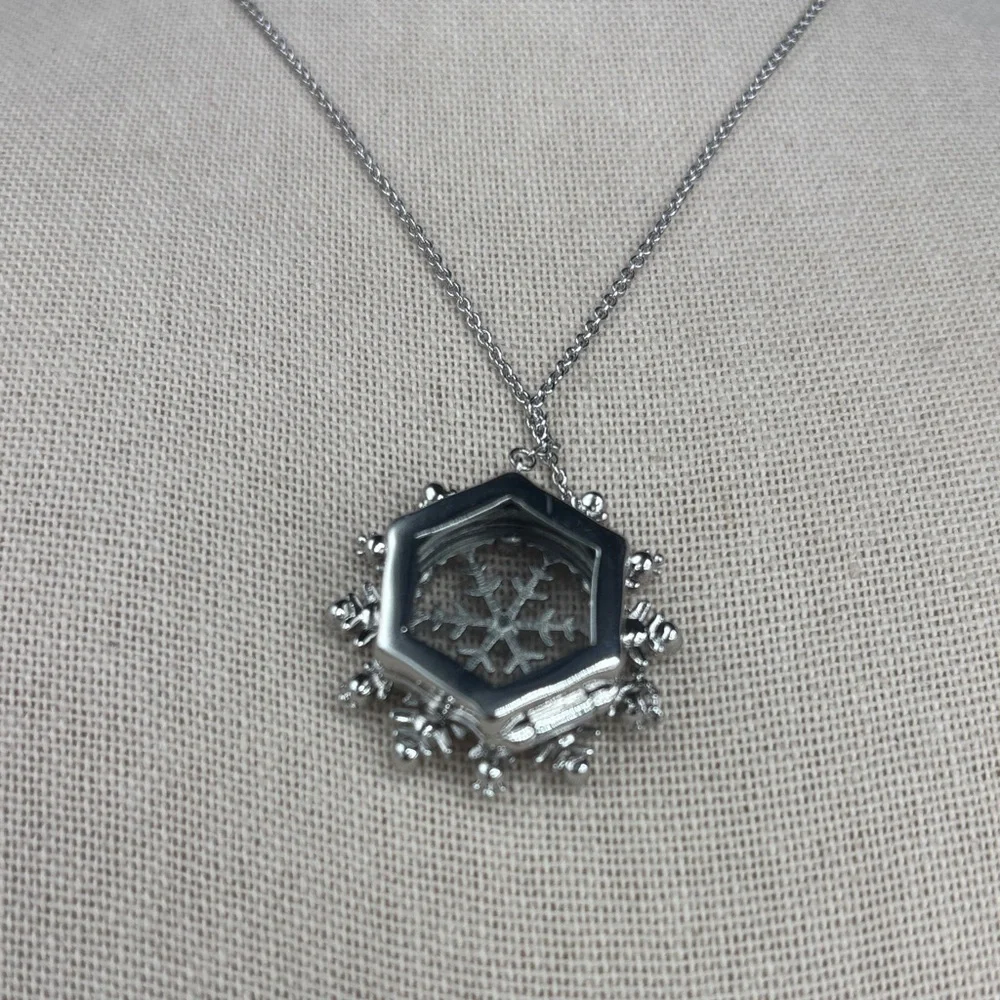 Origami Owl Silver-Tone Snowflake locked Necklace with Clear Crystals - Picture 6 of 6
